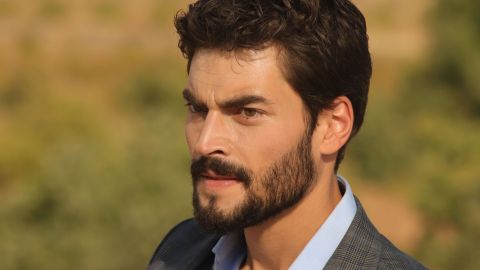 Akin Akinözü es Miran en 'Hercai: Amor y Venganza'