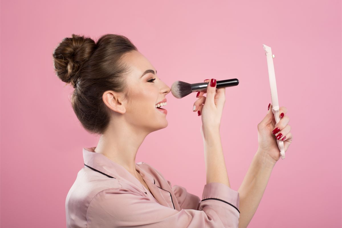 5 opciones en maquillajes que te darán un look natural y fresco si no te gusta maquillarte mucho - La Opinión 5 opciones en maquillajes que te darán un look natural y fresco si no te gusta maquillarte mucho - La Opinión