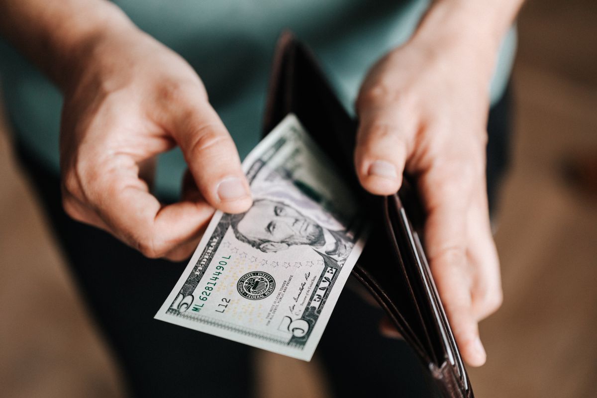 What is the price of the dollar in Mexico this Thursday, August 5
