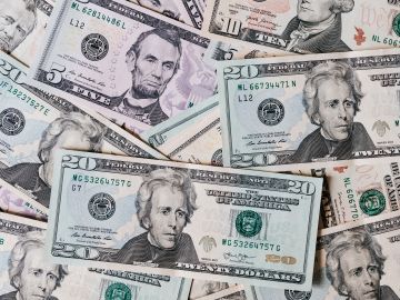 Con el aumento salarial que entre en vigor en 2022 se busca cerrar brechas de desigualdad.