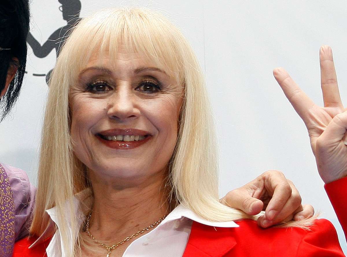 Muere A Los 78 Anos La Actriz Y Cantante Italiana Raffaella Carra La Opinion Muere A Los 78 Anos La Actriz Y Cantante Italiana Raffaella Carra La Opinion