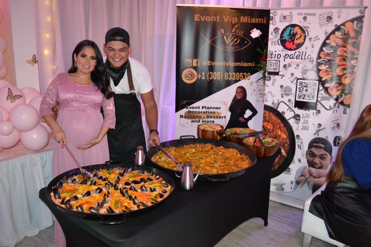 Los invitados degustaron una rica paella hecha por "Tío Paella".