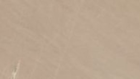 Los silos se construyen bajo unas enormes carpas.