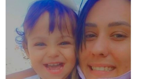 Roció con su bebé de un año.
