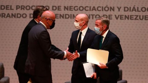 Diálogo entre Gobierno de Venezuela y opositores