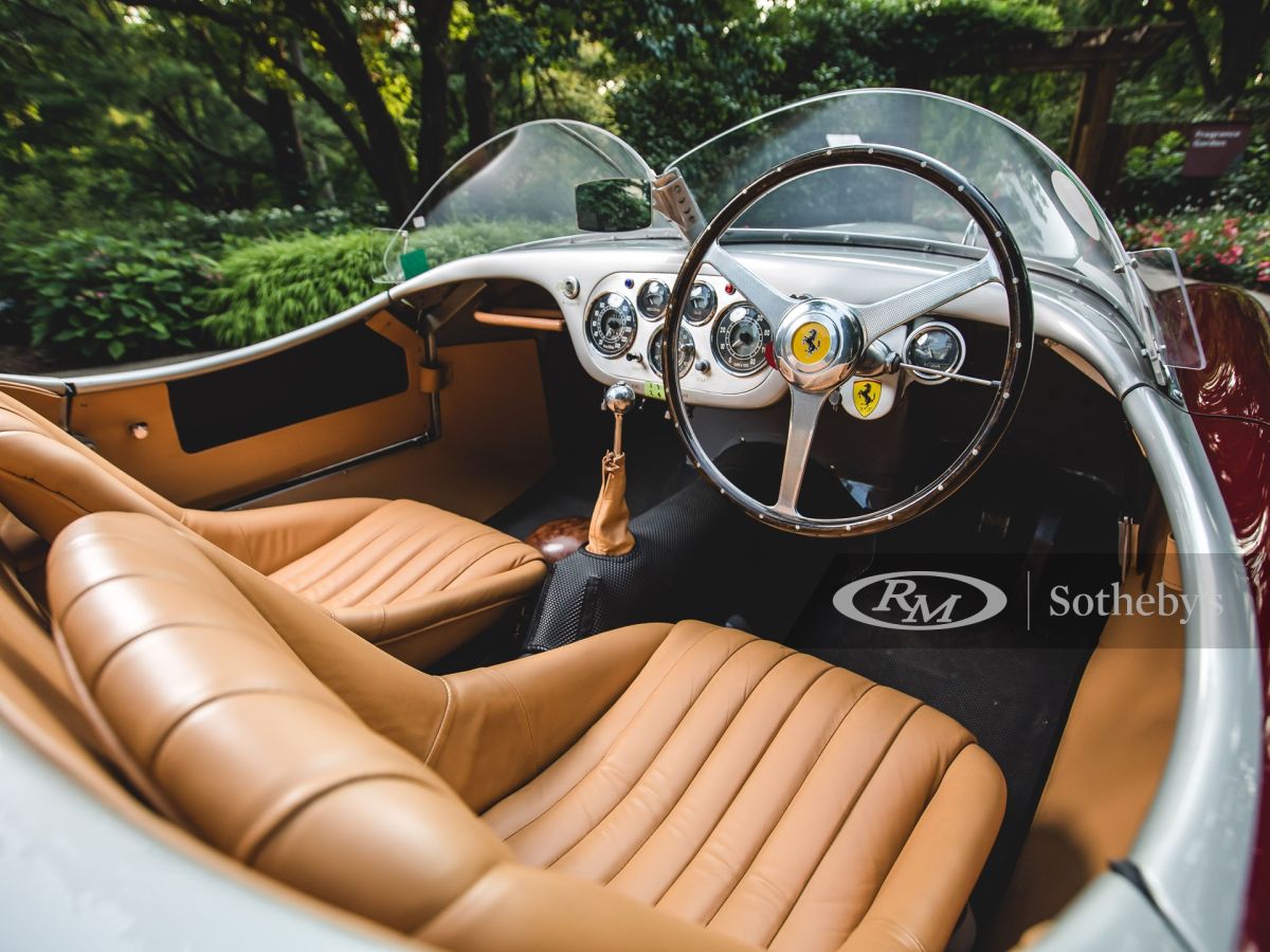 Foto del interior del 1953 Ferrari 166 MM Spider