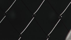 Militares de EE.UU. ayudan a los evacuados en el aeropuerto de Kabul.