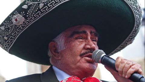 Vicente Fernández.