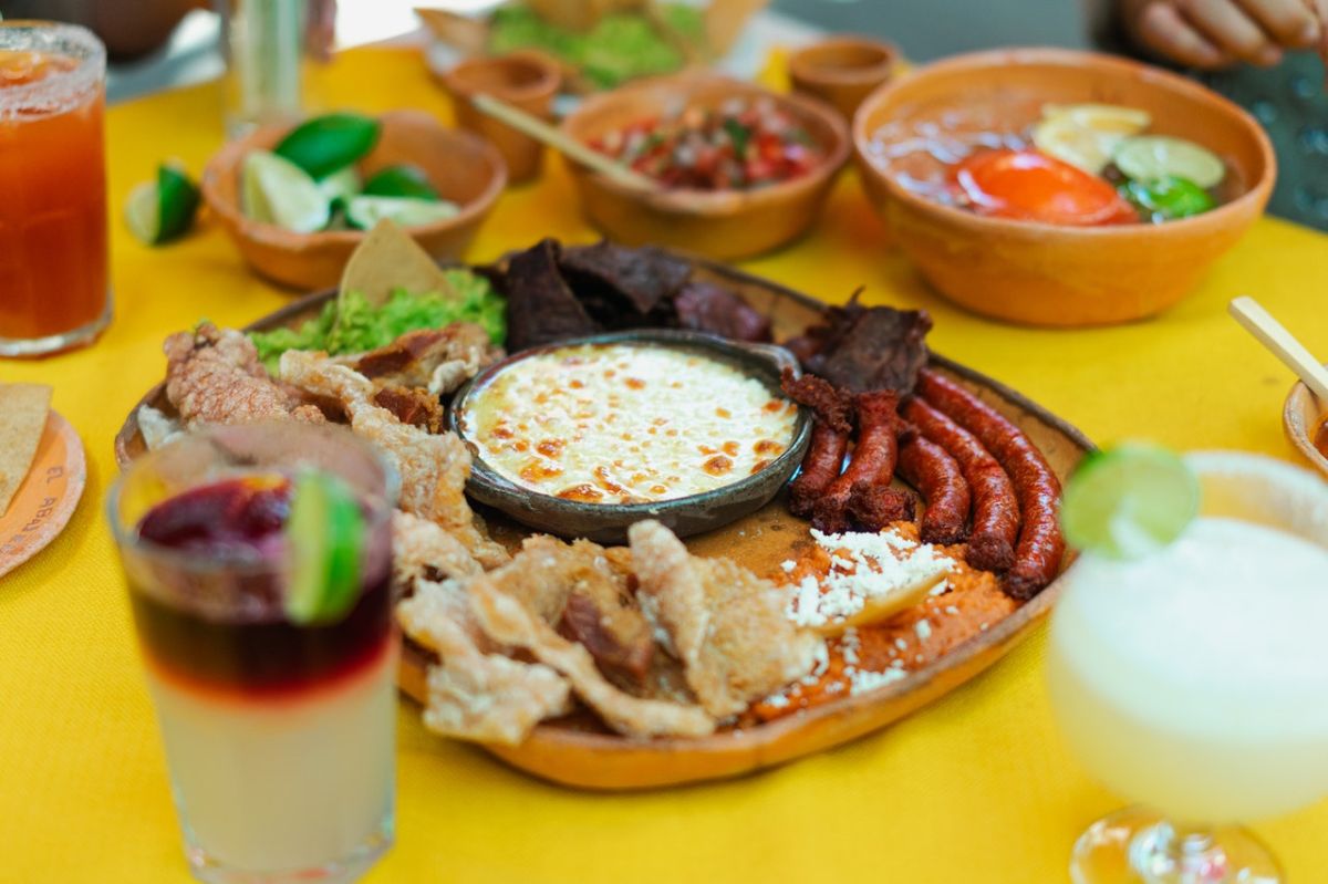 Carne y queso fundido