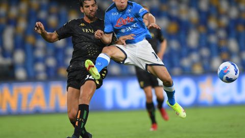 Chucky Lozano ante el Venezia.