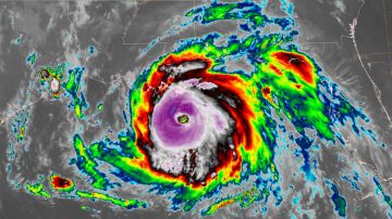 Ida se convierte en huracán categoría 4.