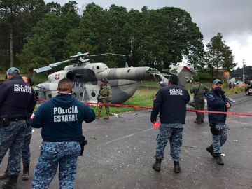 VIDEO: Momento en que helicóptero de la Marina de México se desploma segundos después de despegar