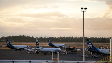 Tres empleados de Alaska Airlines mueren por el coronavirus-GettyImages-1015366610.jpeg