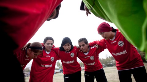 Las jugadoras se encuentran expuestas al dominio talibán.