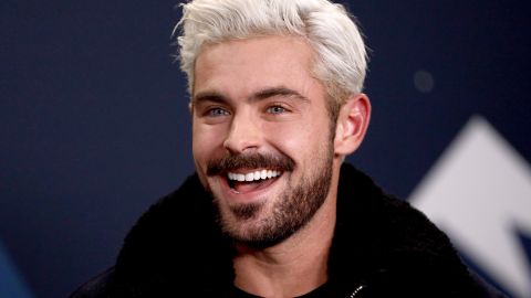 Zac Efron debuta en Tik Tok con divertidísimo video junto a Jessica Alba