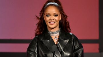 Rihanna se pasea por las calles de Nueva York tras obtener el status de “multimillonaria”