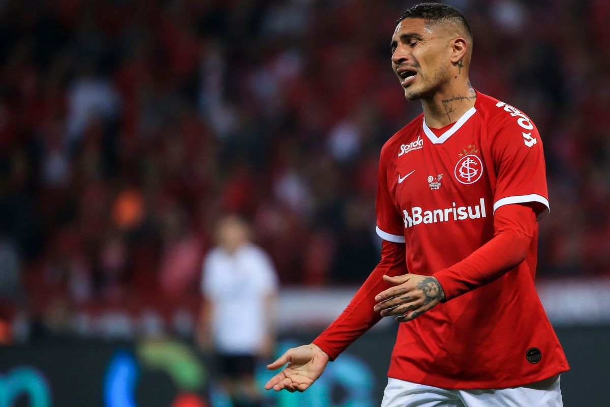 Paolo Guerrero suffered a terrible traffic accident in Brazil