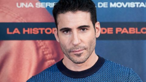 Miguel Ángel Silvestre de “Sky Rojo” enciende las redes al mostrar sus sensuales pasos de baile