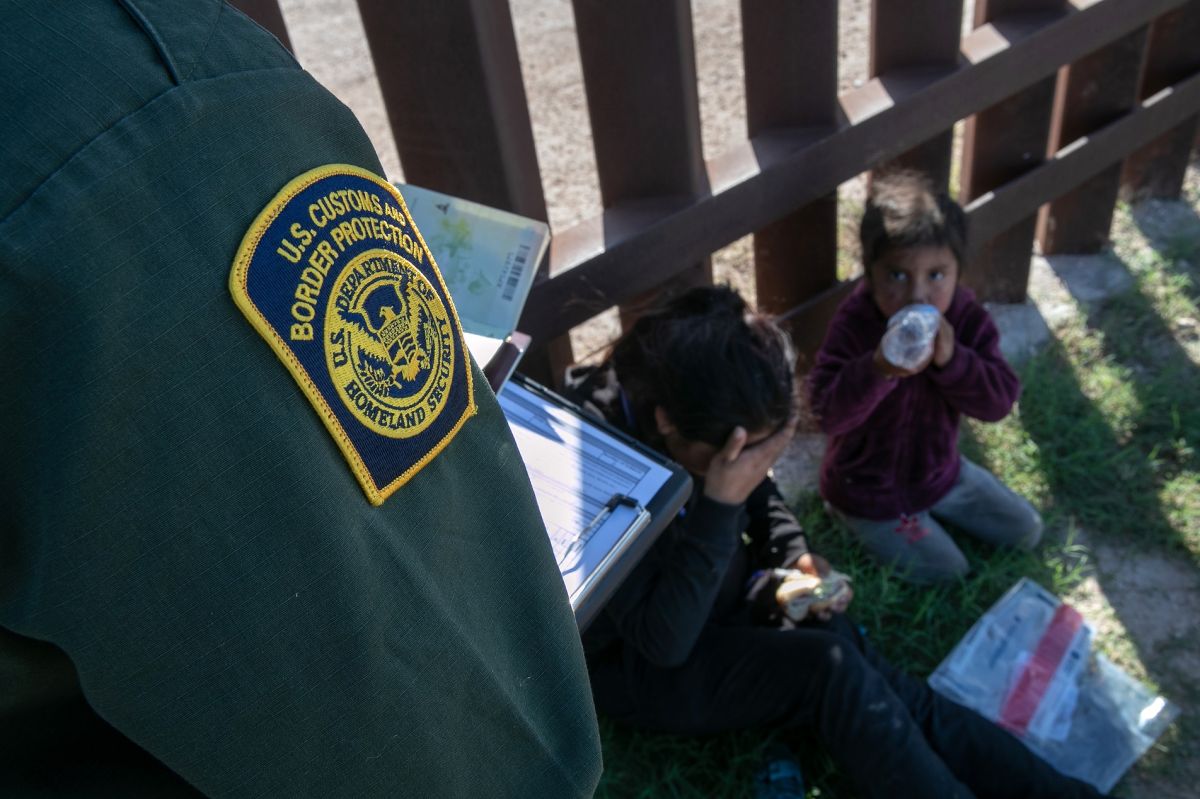 El programa "Permanecer en México" ha permitido enviar a unos 60,000 inmigrantes a ese país.
