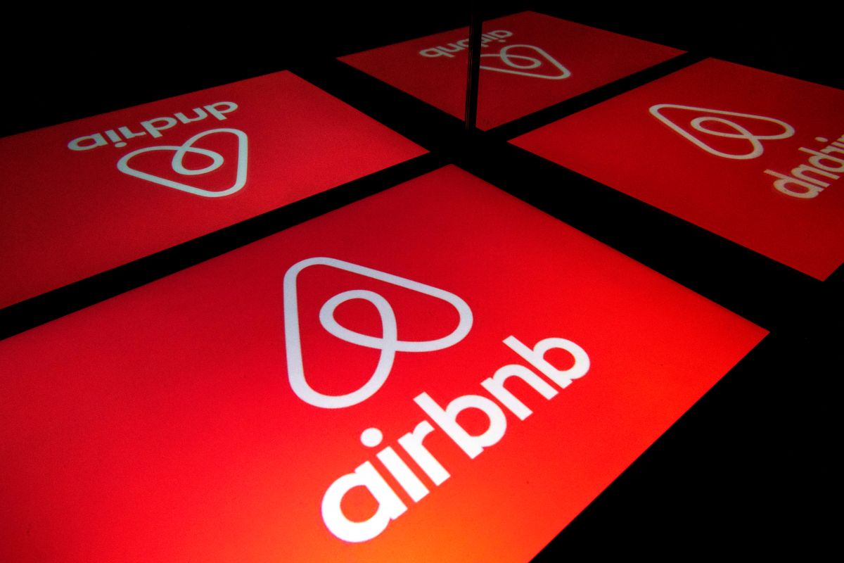 Airbnb to offer free accommodation to 20,000 Afghan refugees Airbnb to offer free accommodation to 20,000 Afghan refugees