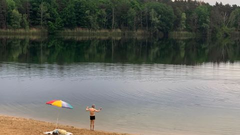 Es posible contraer la ameba come-cerebros al nadar en agua dulce.