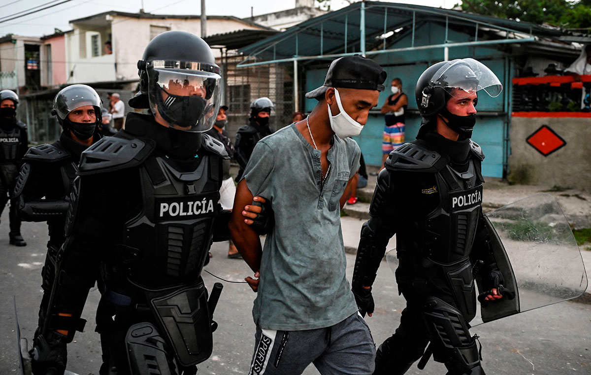 En la manifestación histórica del 11 de julio en Cuba se reportaron decenas de detenidos.