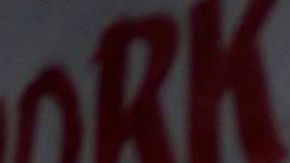Manifestantes piden extender la prohibición de desalojos  y la cancelación de pago de renta el 11 de agosto, en Nueva York.