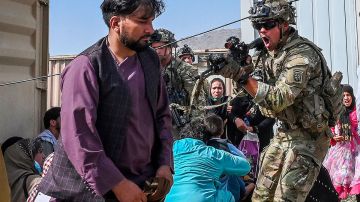 El Pentágono envía 1,000 soldados más a Kabul tras control del Talibán en Afganistán