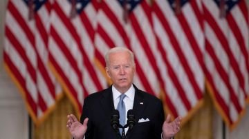 Biden dijo que el ejército seguirá protegiendo la evacuación de los estadounidenses en Afganistán.