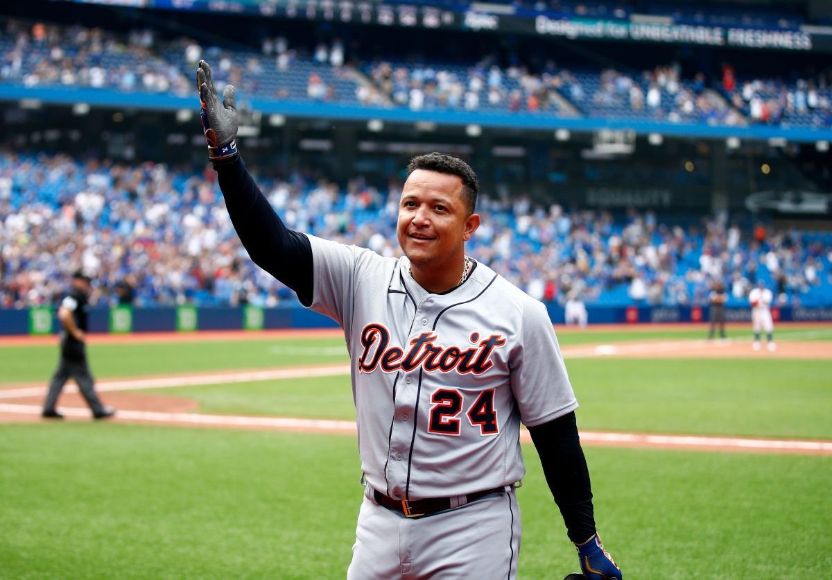 (Video) Miguel Cabrera makes history by hitting his 500 home run