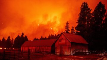 El incendio Caldor ha arraasado en los alrededores de Lake Tahoe.