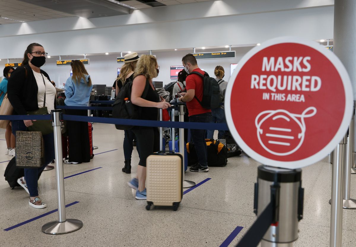 TSA extends the use of masks on commercial flights, buses and trains until January
