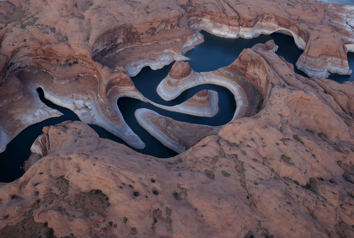Los efectos de la sequía en el Río Colorado son visibles en Lake Powell, en Utah y Arizona.