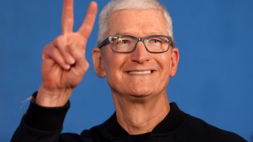 Tim Cook recibe un pago de $750 millones de dólares por vender acciones de Apple-GettyImages-1328978330.jpeg