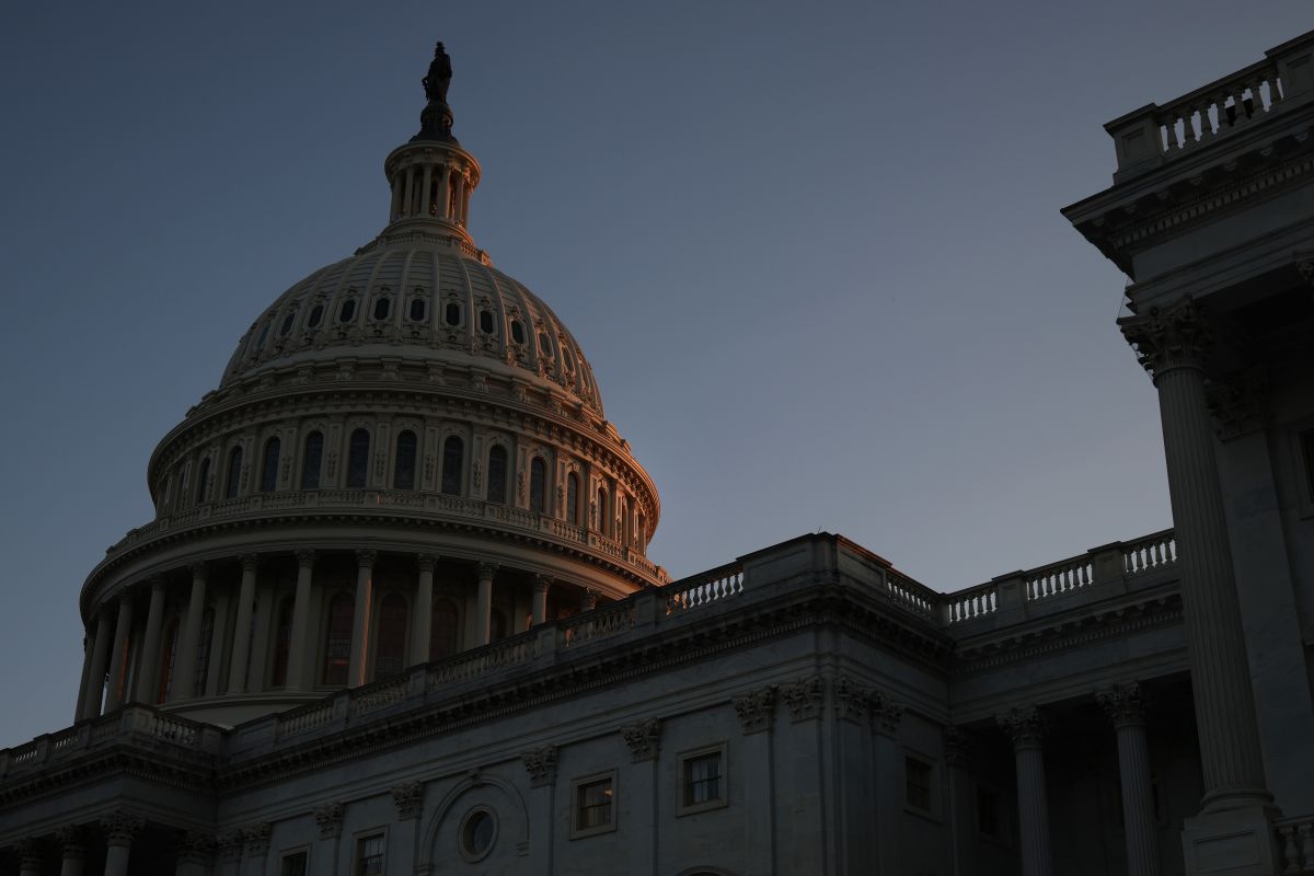 Senado busca resolver esta tarde el tema del techo de la deuda pública del país. 