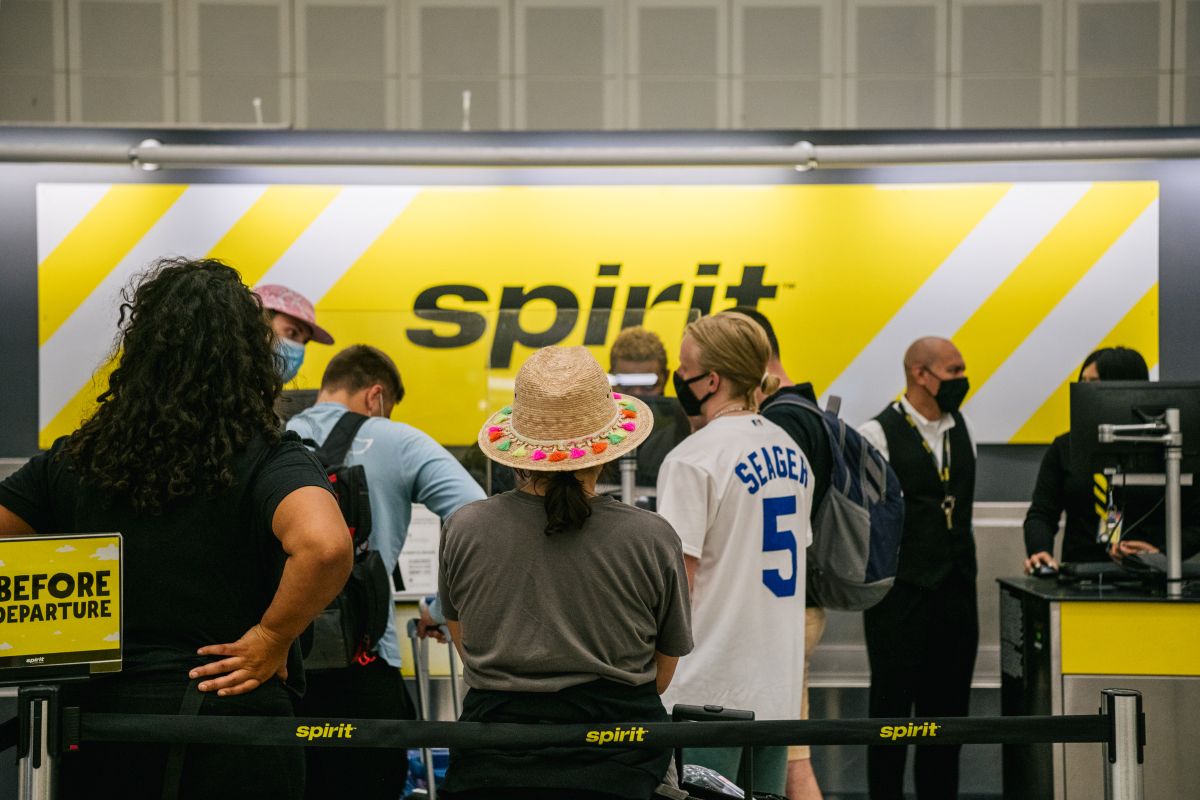 Spirit Airlines in turbulence: more than 1,700 flights have been canceled and thousands of passengers are stranded at airports