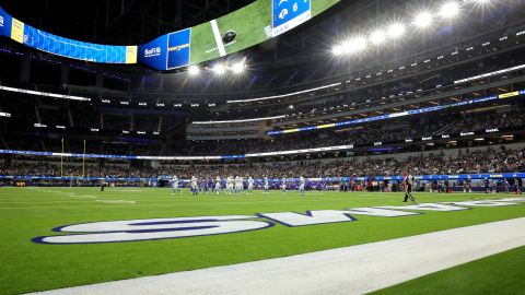 Vista general de SoFi Stadium durante el juego de pretemporada entre Rams y Chargers.