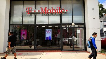 Hay más clientes de T-Mobile que sufrieron robo de datos.
