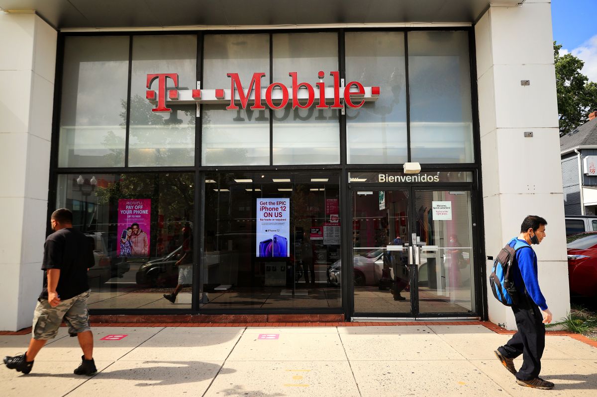 Hay más clientes de T-Mobile que sufrieron robo de datos.