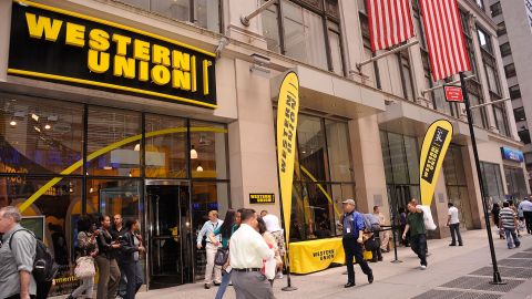 Western Union cierra temporalmente en Afganistán.