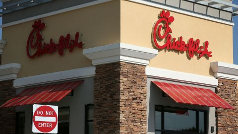 Sucursales de Chick-fil-A en EE.UU. que cerraron por falta de personal-GettyImages-149310505.jpeg