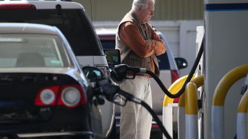 ‘Ida’ afecta la producción de gasolina y hace que los precios se disparen