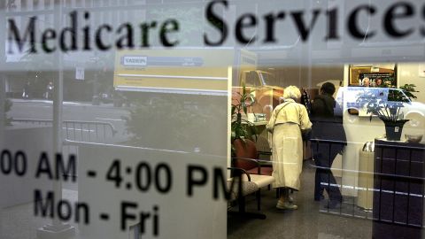 Casi 63 millones de personas reciben beneficios de Medicare.