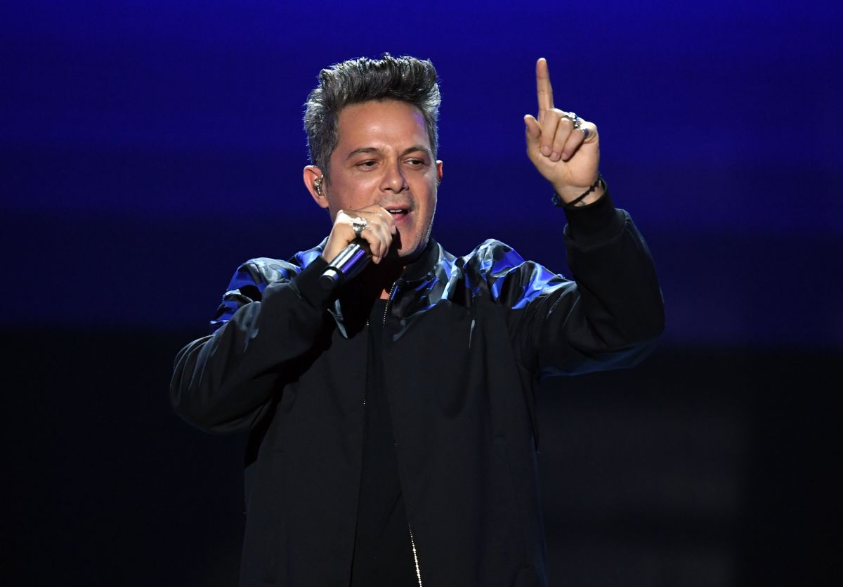 Alejandro Sanz sends a strong message about the Castro regime