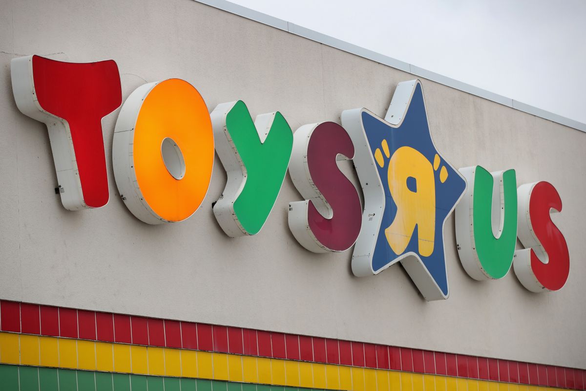 Toys R Us to return to more than 400 Macy’s stores