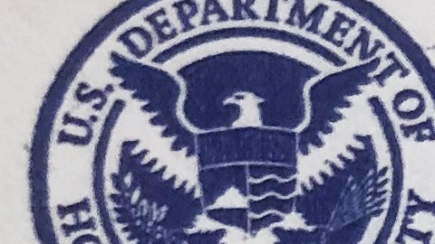 CDC ordena que inmigrantes que pidan la ‘green card’ deberán estar vacunados contra coronavirus