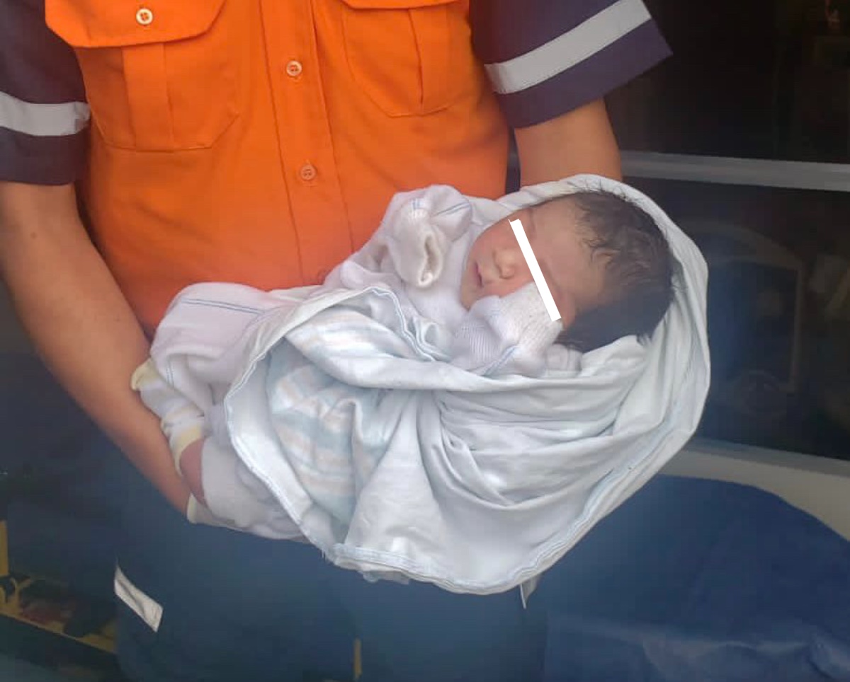 Hallan a bebé que robachicos se llevó de hospital en Zapopan, Jalisco
