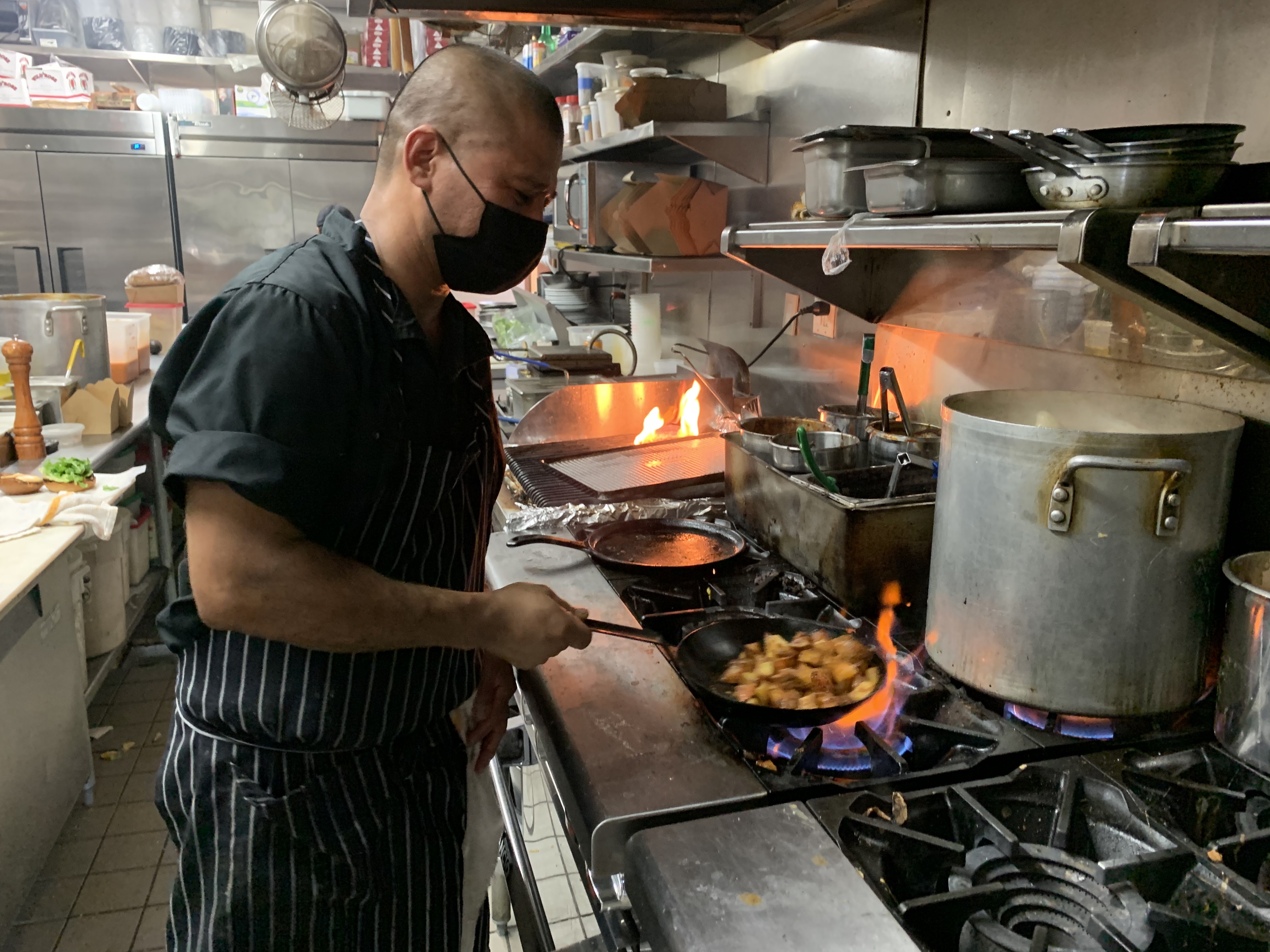 Un milagro en la cocina: te presentamos el lavaplatos más chico del mundo -  Cucinare