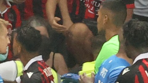 Hinchas del Niza agredieron a los futbolistas del Marsella.