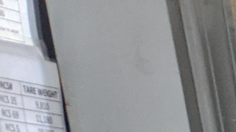 Companía de reciclaje encuentra problemas para encontrar empleadas. (Jacqueline García/La Opinión)